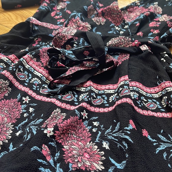 Romper - Picture 2 of 5